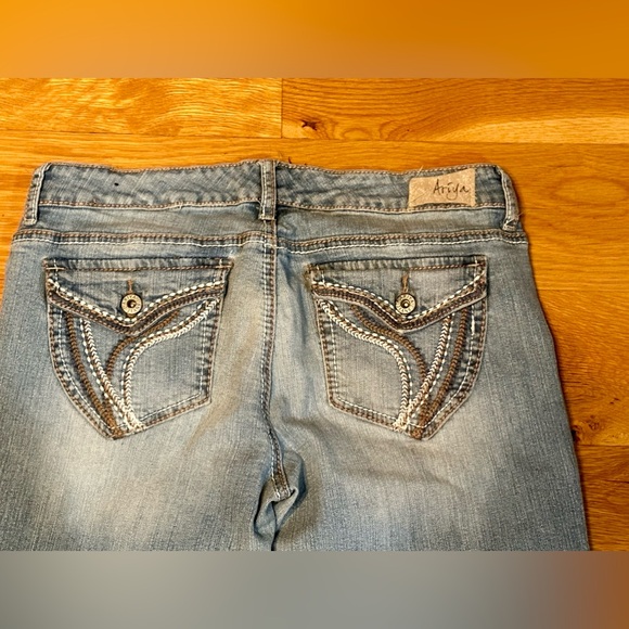 Ariya Distressed Bootcut Embroider Denim Jeans Size 11/12 - Picture 7 of 11